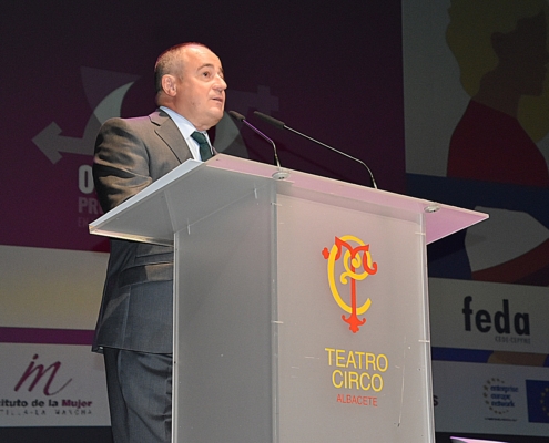 El alcalde de Albacete durante su discurso en la apertura del I Congreso Europeo de Igualdad del OPI Albacete