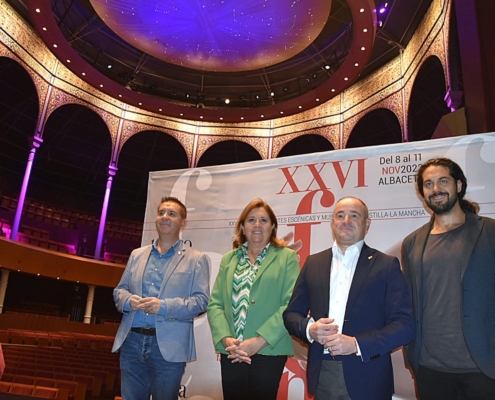 Cabañero destaca el papel de Cultural Albacete acercando la cultura a la juventud a precios asequibles también en la XXVI Feria de Artes Escéni ...