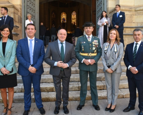 El presidente de la Diputación de Albacete, Santi Cabañero, participa en los actos organizados por la Guardia Civil con motivo de la festividad  ...