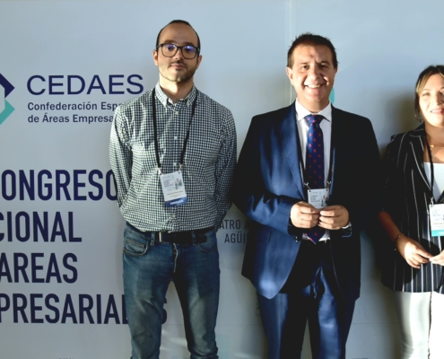 El presidente junto a los vicepresidentes antes de la Mesa Redonda del Congreso Nacional de CEDAES