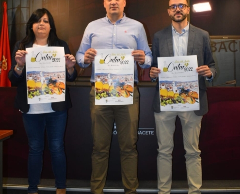 El vicepresidente de la Diputación, Fran Valera, junto al alcalde de Ontur, Jesús López, y la edil Alicia García