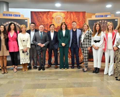 'Foto de familia' con representantes del OPI Albacete y de otras instituciones junto a algunas ponentes del I Congreso Europeo de Igualdad