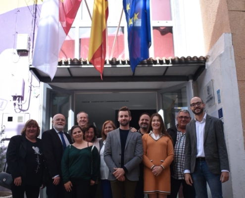 Foto de familia de la inauguración del Centro Polivalente