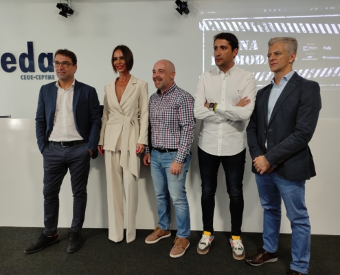 Foto de familia de la presentación de Zona de Moda