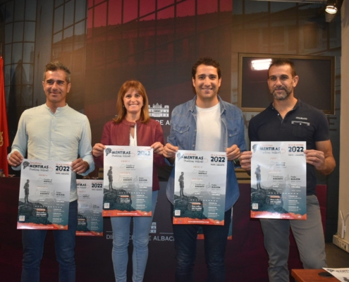 Foto de familia de la presentación del Trail Territorio Mentiras