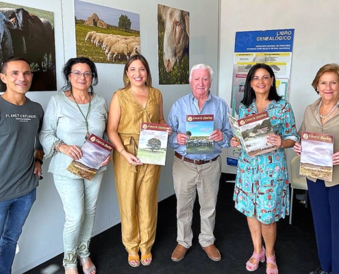 La vicepresidenta visita en stand de Agrama en la I Feria Internacional del Queso de Albacete