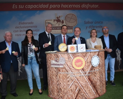 Inauguración de la Feria Internacional del Queso en el stand del Queso Manchego