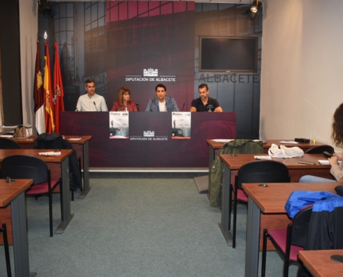 Sala de prensa de la Diputación durante la presentación del Trail Territorio Mentiras