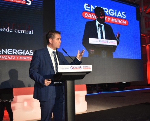 El presidente de la Diputación, Santi Cabañero, durante su intervención en la gala de Sánchez y Murcia