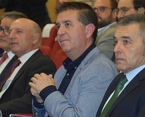 El presidente de la Diputación, Santi Cabañero junto al subdelegado del Gobierno en la provincia de Albacete, Miguel Juan Espinosa, y al preside ...