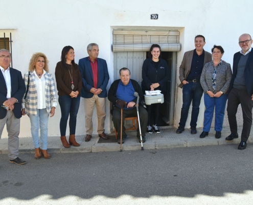 Cabañero y Gª Torijano supervisan en El Bonillo el programa de Comidas a Domicilio, que beneficiará a unas 1.500 personas mayores beneficiarias ...