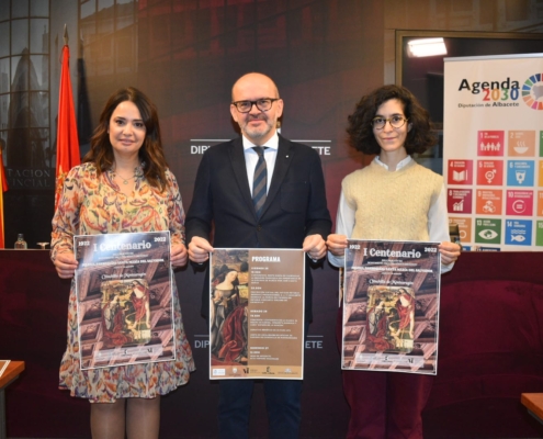 Foto de familia de la presentación del Centenario de la Declaración del Monumento Histórico-Artístico de la Iglesia Parroquial Santa María de ...