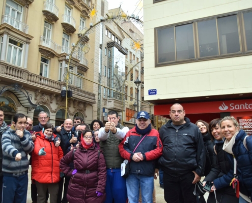 El presidente de la Diputación, Santi Cabañero, en la marcha con motivo del Día Internacional de las Personas con Discapacidad