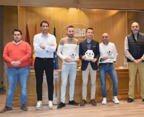 Entrega del premio a los ganadores del circuito en Categoría Masculina