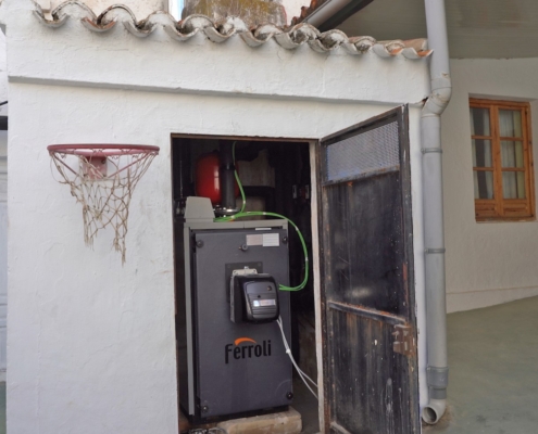 Imagen de la nueva caldera en la Escuela Infantil de El Rosario en Hellín sustituida con la EDUSI