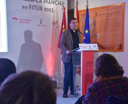 El presidente de la Diputación, Santi Cabañero, durante su intervención en el acto de presentación de la programación autonómica de C-LM en  ...