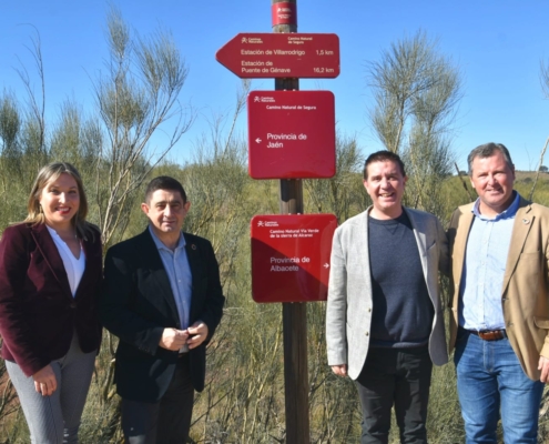 Cabañero tiende la mano a la Diputación de Jaén para impulsar iniciativas conjuntas que favorezcan la dinamización del Camino Natural Vía Ver ...