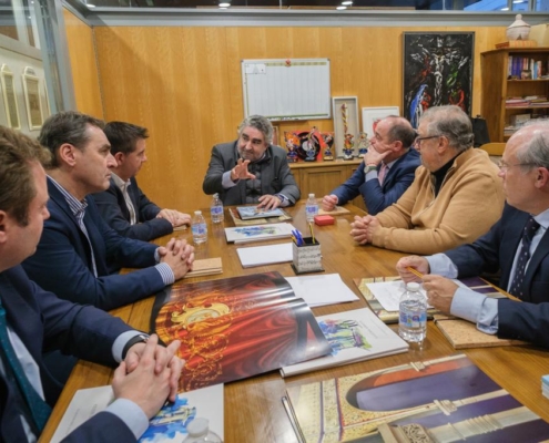 Foto durante la reunión en el Teatro Circo de Albacete durante la visita del embajador permanente de España ante la UNESCO