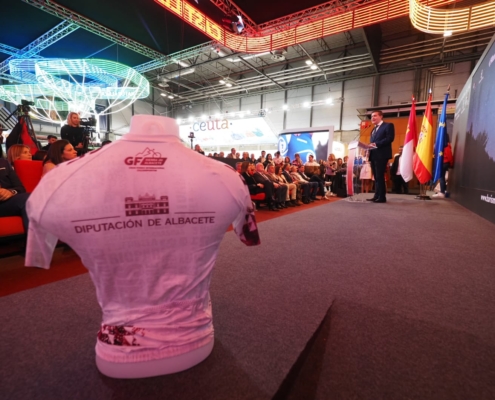 La II Gran Fondo Internacional Ciclodeportiva Sierra de Albacete brilla en FITUR