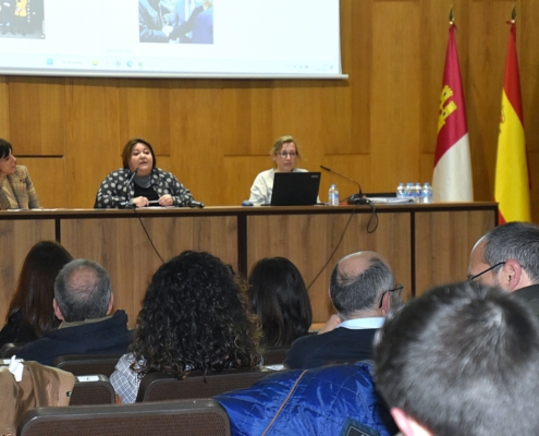 Desde el fondo de la sala, imagen de la mesa inaugural II Jornada Informativa del Servicio de ATM de la Diputación sobre la Ley Suma