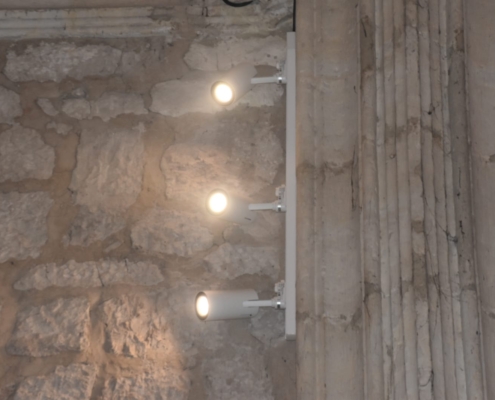 Detalle de las nuevas iluminación monumental instalada en la Iglesia 'El Salvador' de La Roda con las ayudas al Patrimonio habilitadas por la Dip ...