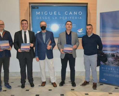 Cabañero inaugura la exposición ‘Desde la periferia’ del pintor albacetense Miguel Cano convertida en un homenaje a “este gran maestro”