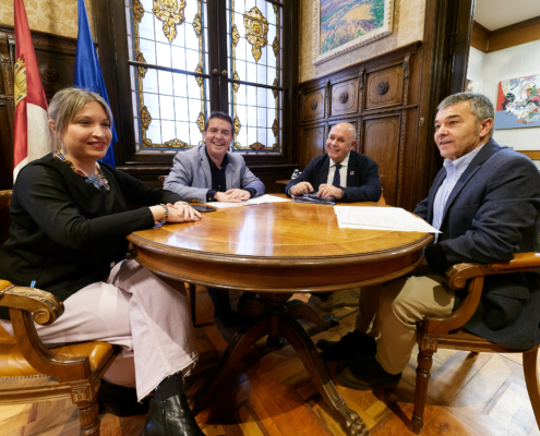 Imagen durante el encuentro previo a la rueda de prensa de presentación del IV Congreso Nacional de Despoblación y Reto Demográfico