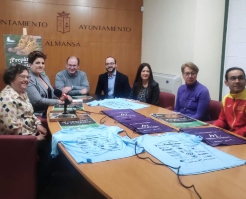 Un momento de la presentación de la VII Ruta Pantanera de Almansa a favor de la AECC