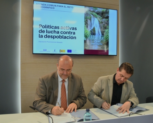 El presidente provincial de Albacete y el vicepresidente regional firman el protocolo para una Agenda Común en materia de Reto Demográfico entre ...