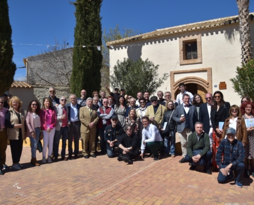 'Foto de familia' con artistas participantes en la Bienal de Benjamín Palencia y el Festival Agenda 2030 que la Diputación ha celebrado en Barrax