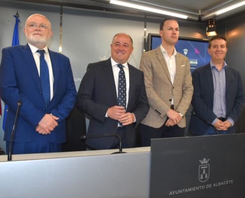 Cabañero suma el apoyo de la Diputación de Albacete al proyecto de remodelación del estadio ‘Carlos Belmonte’