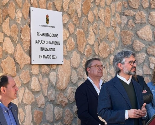 El diputado Pedro Antonio González junto al alcalde de jorquera y el portavoz del Grupo Popular en la Diputación durante la inauguración de la  ...