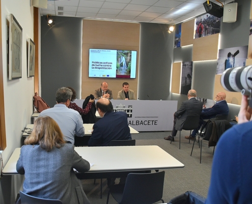 Imagen general de la sala de prensa tras la firma el protocolo para una Agenda Común en materia de Reto Demográfico entre la Diputación de Alba ...