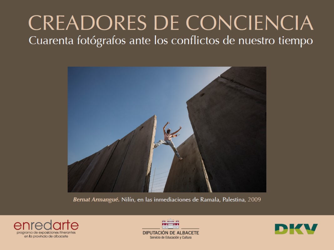 cartel exposición Creadores de conciencia CC Asunción 2023