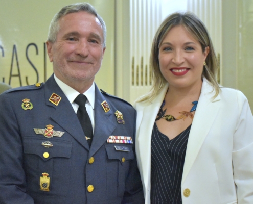 La vicepresidenta provincial junto al subdelegado de Defensa en Albacete