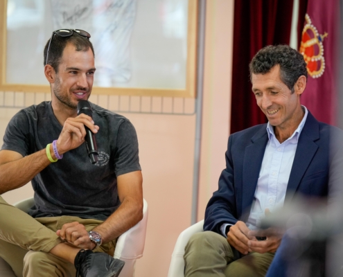 Hector Carretero mientras interviene en la presentación de la III Gran Fondo Sierra de Albacete