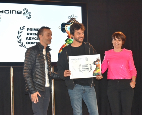 Ana Albadalejo hace entrega del Premio Abycine Cortos 2023