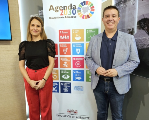 El presidente provincial con la diputada de Agenda 2030 y Fondos Europeos