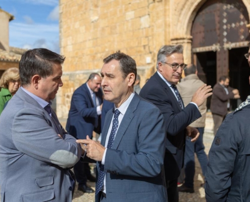 El presidente provincial conversa con el delegado del Gobierno de CLM