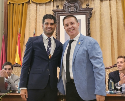 El presidente provincial junto al nuevo diputado del equipo de gobierno José González