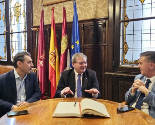 Imagen durante el encuentro en el Palacio Provincial con el secretario de Estado de Memoria Democrática