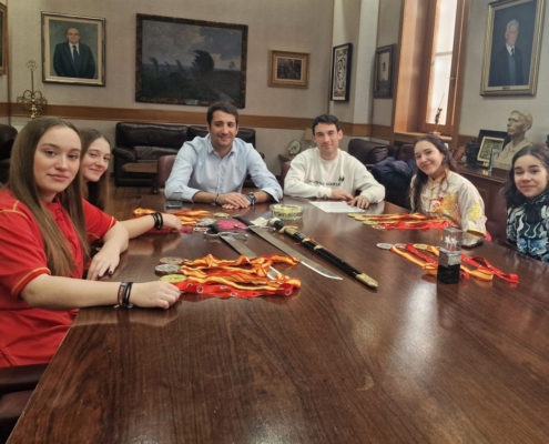 Con integrantes del Wushu Daxue Albacete en la Sala de Gobierno del Palacio Provincial