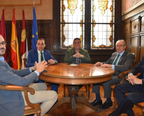 Encuentro entre representantes de la Diputación de Albacete y Globalcaja