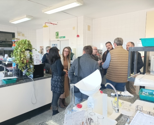 Imagen de representantes del ITAP y la JCCM en la visita a las instalaciones del Instituto Técnico Agronómico Provincial de la Diputación de Al ...