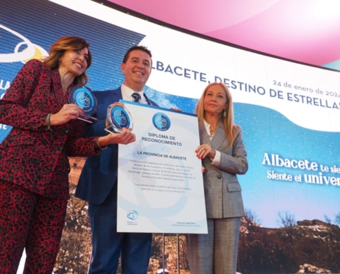 El presidente recoge la certificación de la provincia como primera del mundo Destino Turistico Starlight