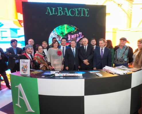 Foto de familia en estand de la provincia de Albacete