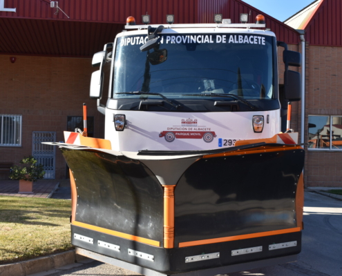 Imagen frontal de vehículo de la flota provincial activo en el Plan de Vialidad Invernal