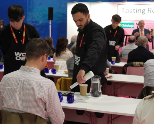 Instante con visitantes en el estand de la Diputacion de Albacete con almazaras de la provincia I