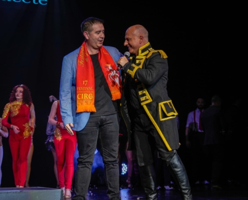 El presidente provincial junto al director del Festival Internacional de Circo de Albacete