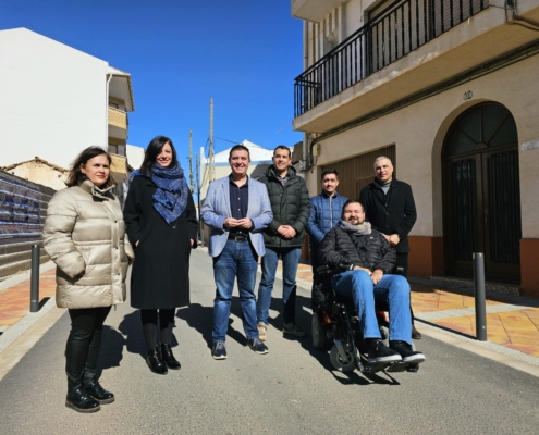 'Foto de familia' de la visita del presidente provincial a las obras del POS 2022 en La Roda